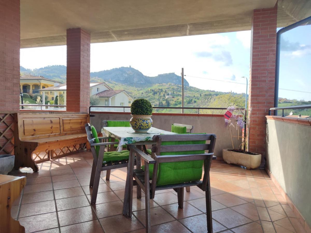 Relax In Collina A Due Passi Dal Mare Apartment Torriana Exterior foto